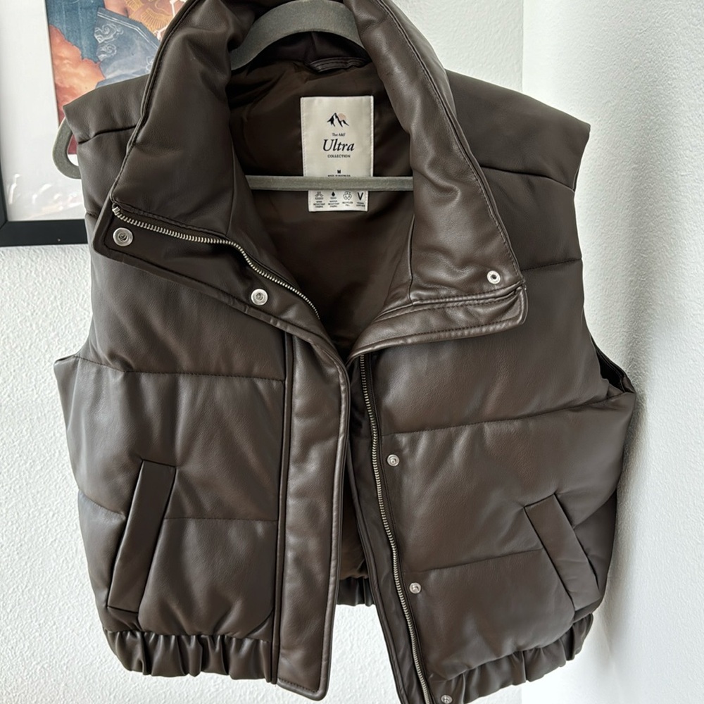 Abercrombie Vegan Leather Puffer Vest, size M, Brown